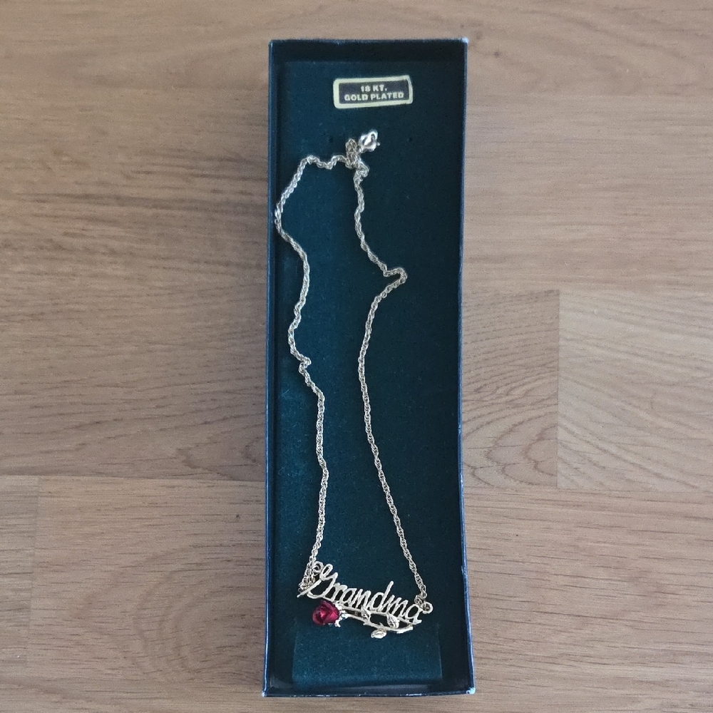 Gold-Plated Necklace with 'Grandma' Pendant and Red Rose